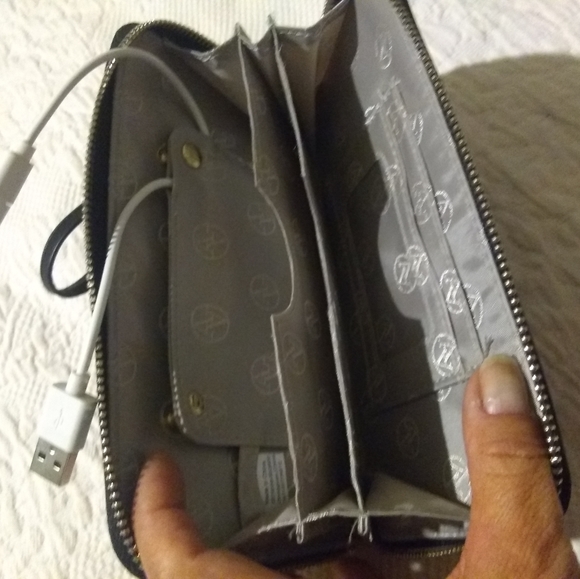 Wallet - Picture 4 of 7